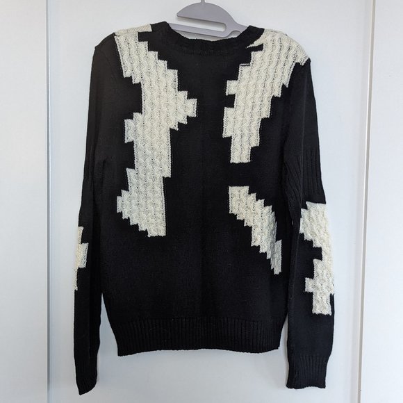 Few Moda Cable Pattern Sweater | Black, White | Size S - Picture 2 of 8